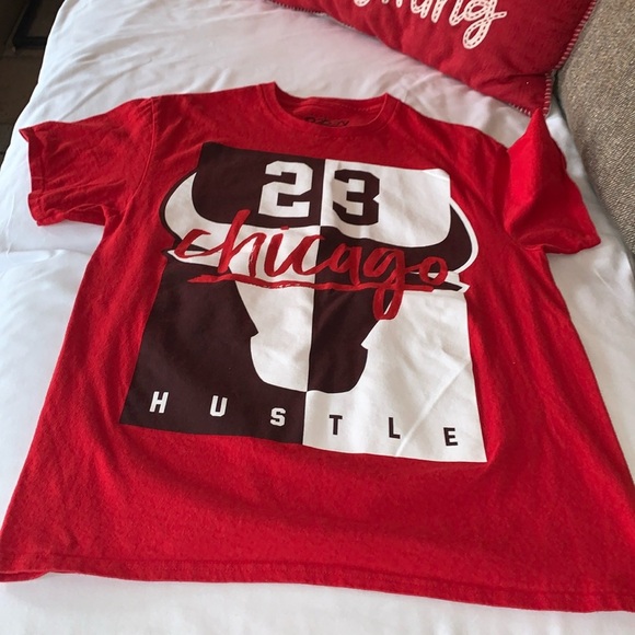 Vintage Gently Loved Chicago 23 T-Shirt by Popular Poison - Picture 1 of 5